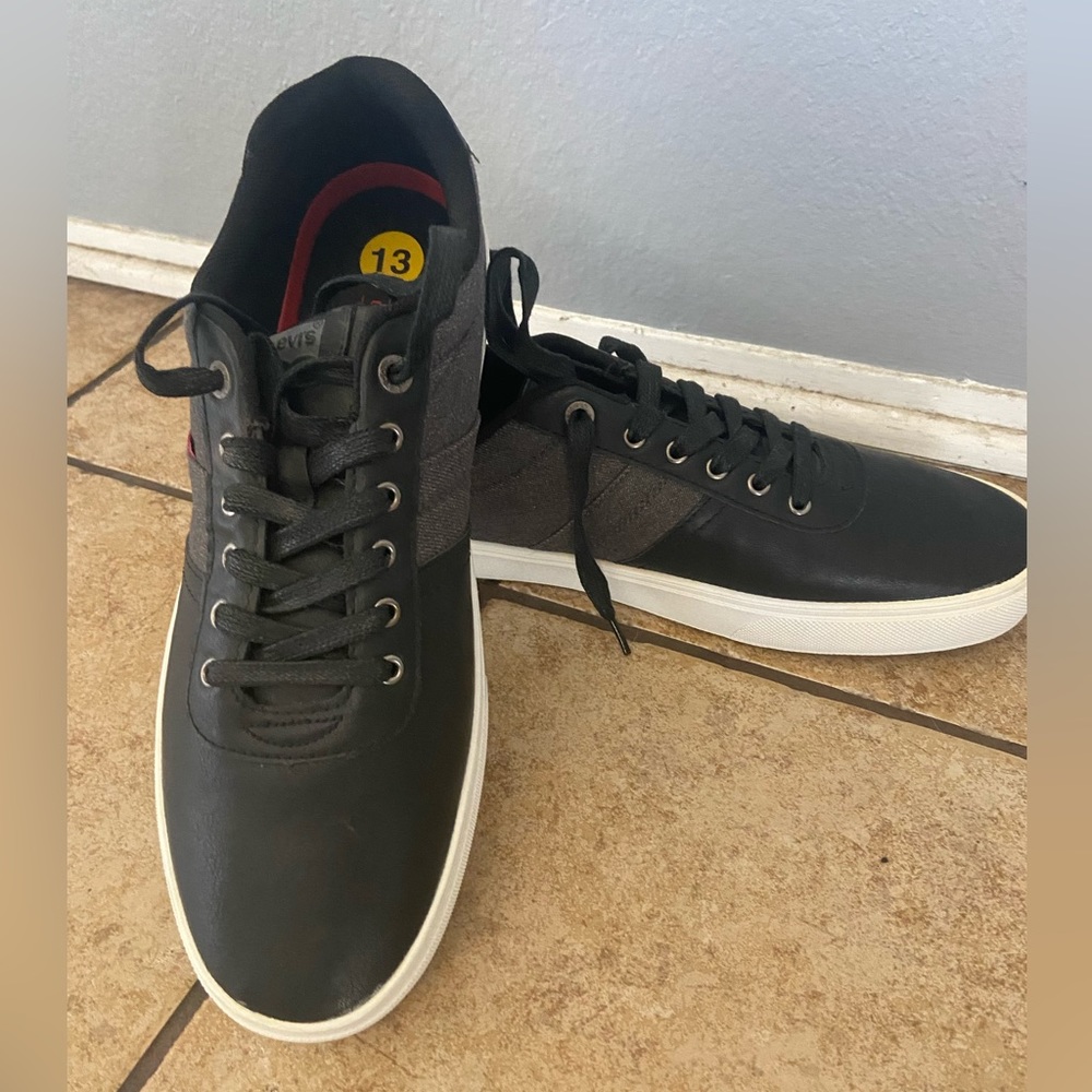 Levi’s shoes size 13 brand new!
